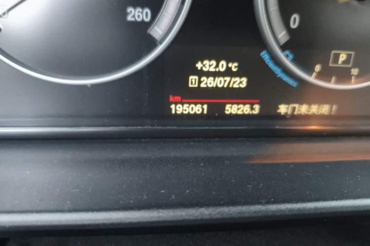 Used BMW 5 Series 2014 525Li Luxury Design Package Odometer Close Up