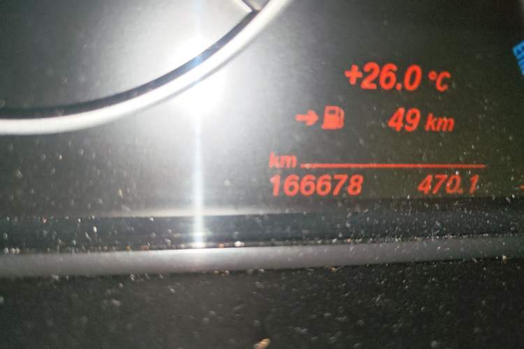 Used BMW 5 Series 2014 525Li Luxury Design Package Odometer Close Up
