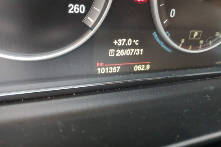 Used BMW 5 Series 2014 525Li Luxury Design Package Odometer Close Up