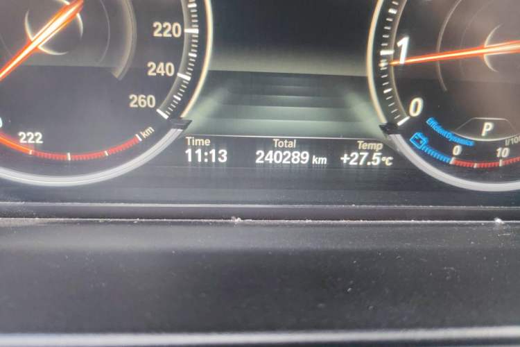 Used BMW 5 Series 2014 525Li Luxury Design Package Odometer Close Up