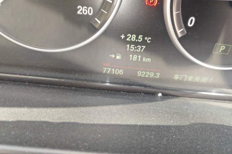 Used BMW 5 Series 2014 530Li Luxury Design Package Odometer Close Up