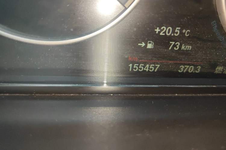 Used BMW 5 Series 2014 520Li Elegant Model Odometer Close Up