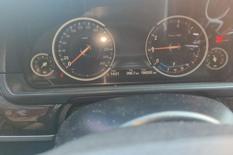 Used BMW 5 Series 2014 528Li xDrive Premium Edition Odometer Close Up
