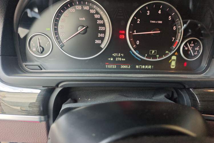 Used BMW 5 Series 2014 525Li Luxury Design Package Odometer Close Up