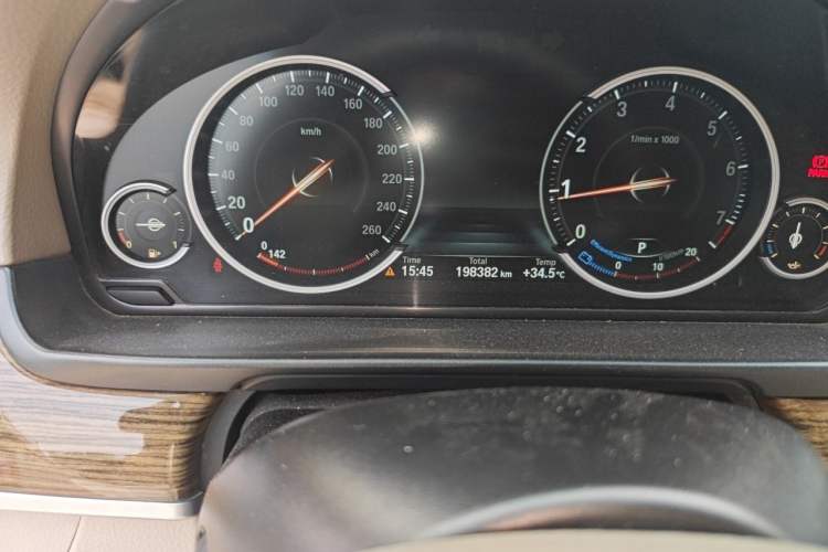 Used BMW 5 Series 2014 525Li Fashion Design Package Odometer Close Up