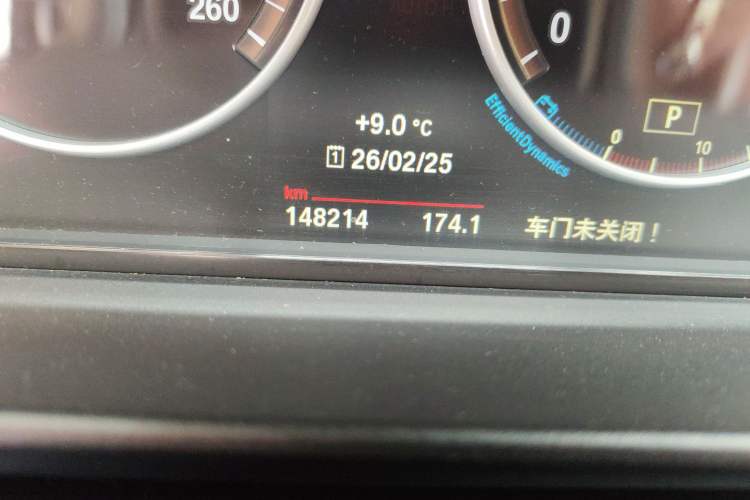 Used BMW 5 Series 2014 525Li Luxury Design Package Odometer Close Up