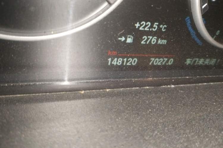 Used BMW 5 Series 2014 525Li Luxury Design Package Odometer Close Up