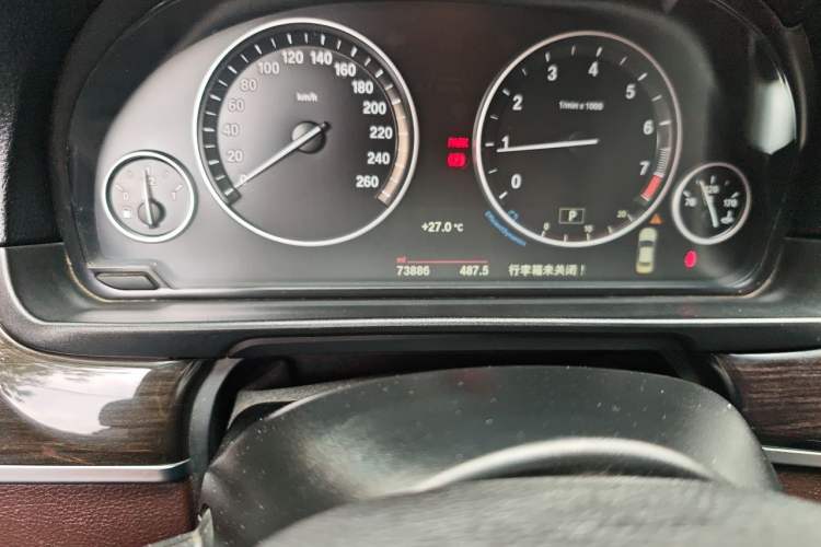 Used BMW 5 Series 2014 525Li Luxury Design Package Odometer Close Up