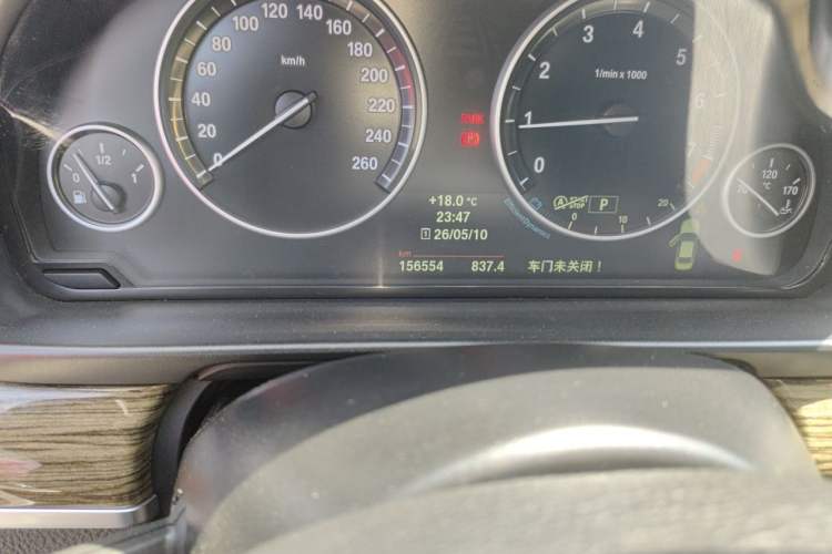 Used BMW 5 Series 2014 525Li Fashion Design Package Odometer Close Up