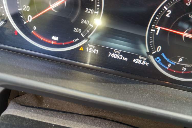 Used BMW 5 Series 2014 525Li Luxury Design Package Odometer Close Up
