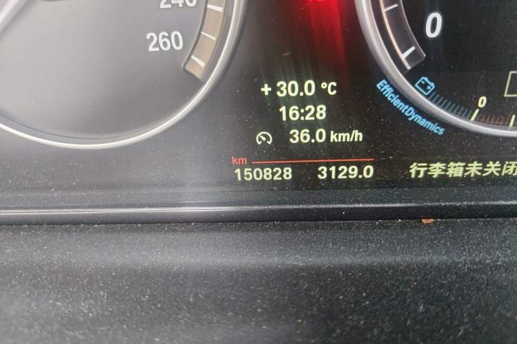 Used BMW 5 Series 2014 528Li Luxury Design Package Odometer Close Up