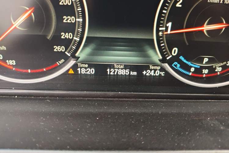 Used BMW 5 Series 2014 520Li Elegant Model Odometer Close Up
