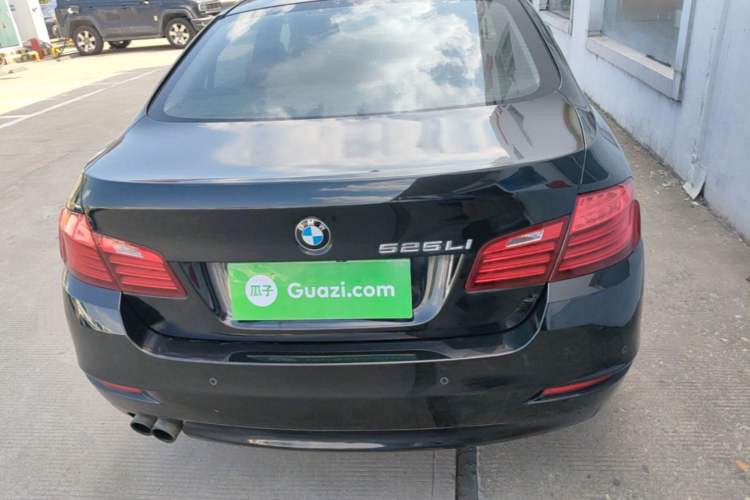 Used BMW 5 Series 2014 525Li Leading Model Rear