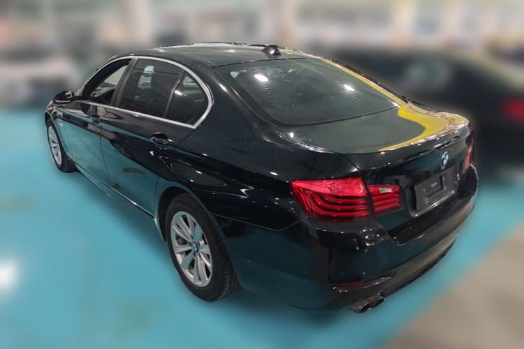 Used BMW 5 Series 2014 520Li Elegant Model Rear Left 45 Deg