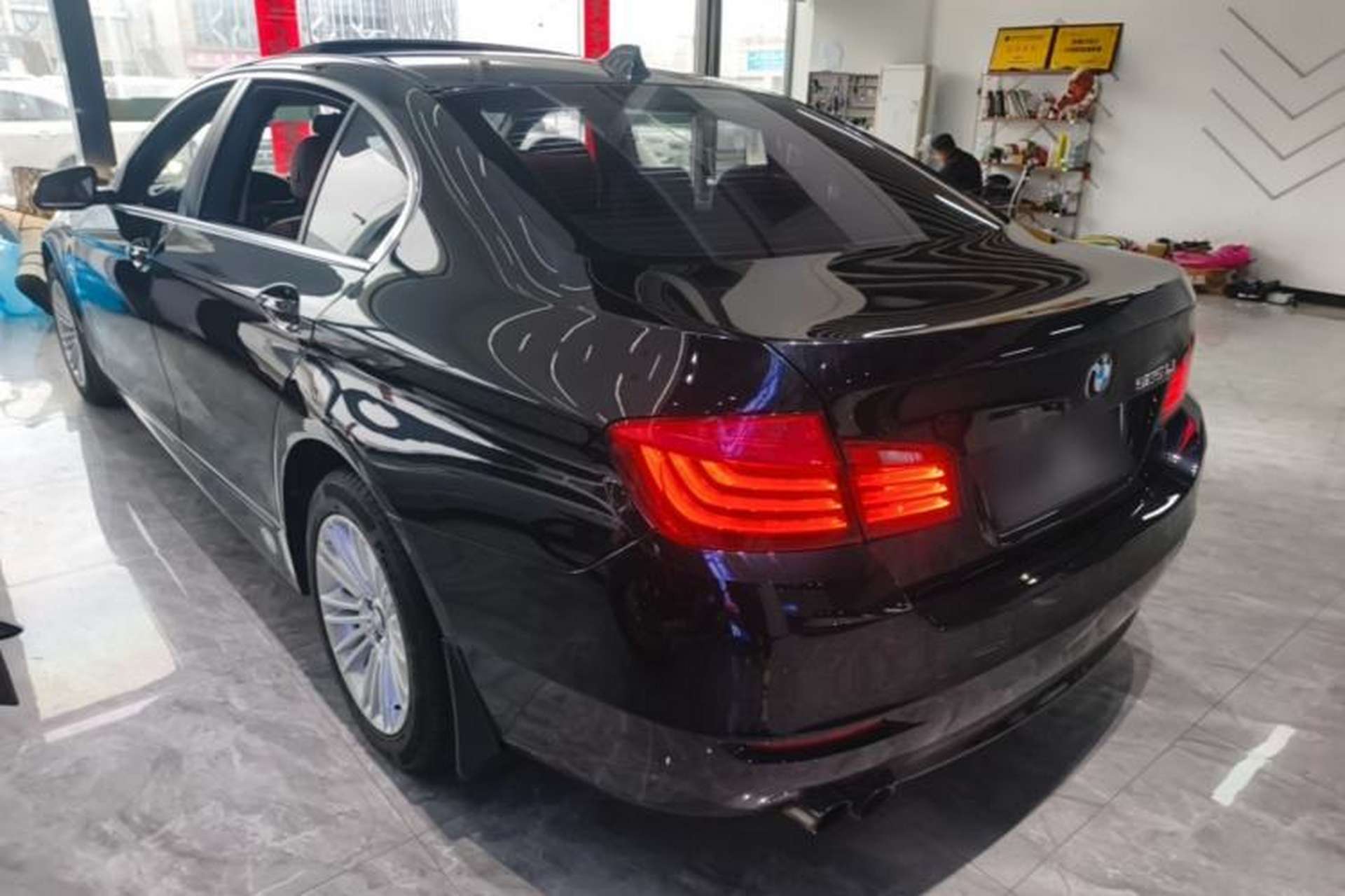 Used BMW 5 Series 2014 525Li Leading Model Rear Left 45 Deg