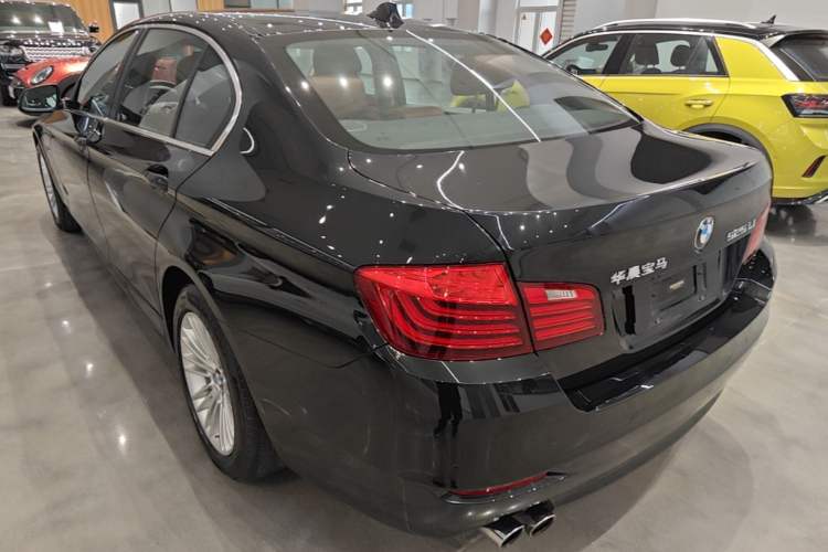 Used BMW 5 Series 2014 525Li Leading Model Rear Left 45 Deg