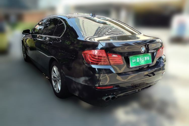 Used BMW 5 Series 2014 520Li Elegant Model Rear Left 45 Deg