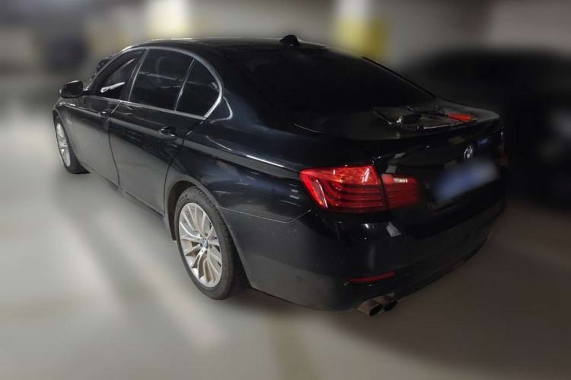 Used BMW 5 Series 2014 520Li Elegant Model Rear Left 45 Deg