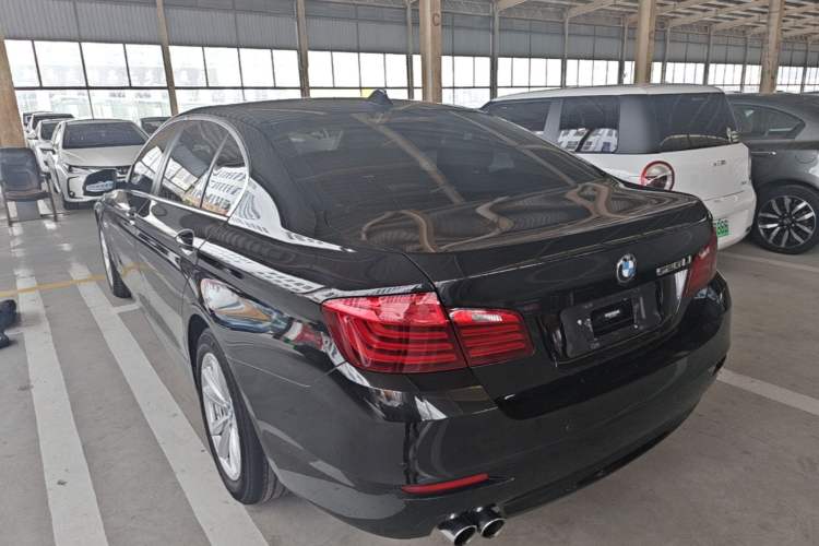Used BMW 5 Series 2014 520Li Elegant Model Rear Left 45 Deg