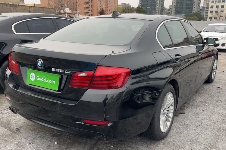 Used BMW 5 Series 2014 525Li Leading Model Rear Right 45 Deg