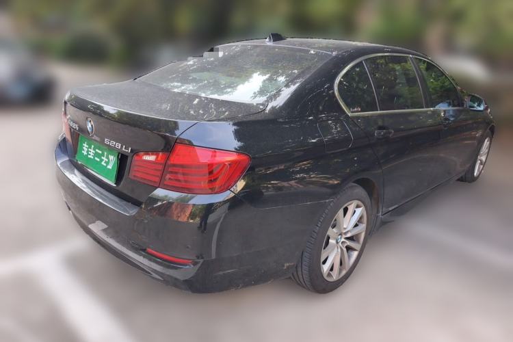Used BMW 5 Series 2014 528Li Leading Model Rear Right 45 Deg