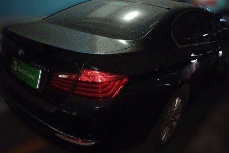Used BMW 5 Series 2014 525Li Luxury Design Package Rear Right 45 Deg