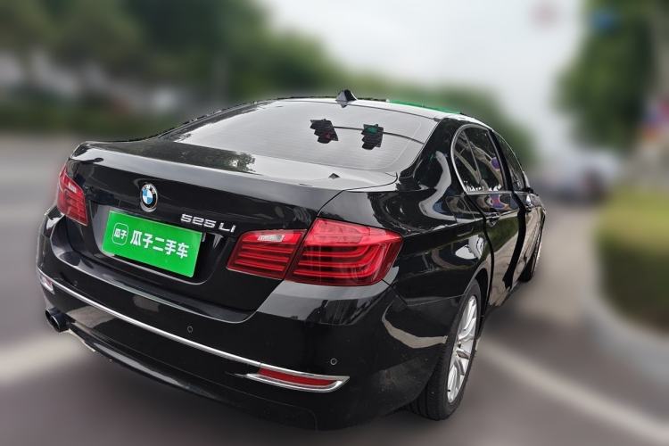 Used BMW 5 Series 2014 525Li Luxury Design Package Rear Right 45 Deg