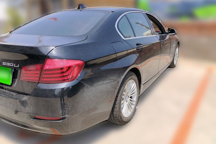Used BMW 5 Series 2014 525Li Leading Model Rear Right 45 Deg