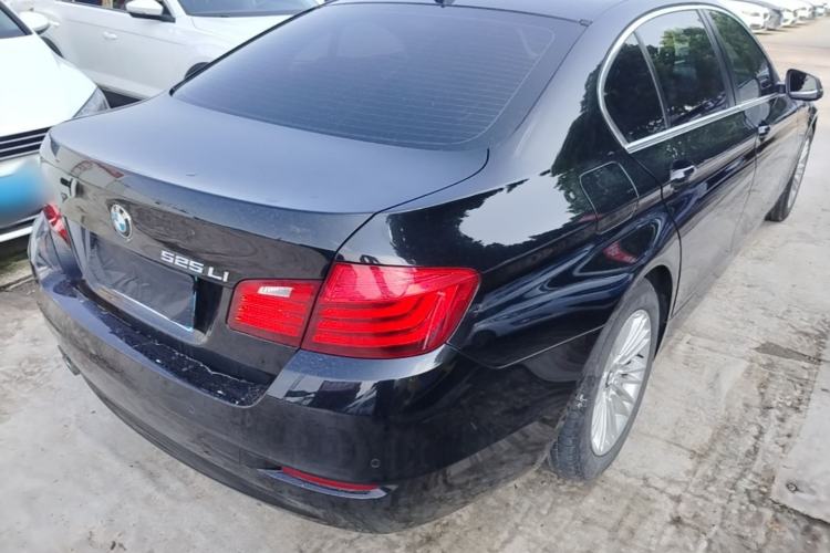 Used BMW 5 Series 2014 525Li Leading Model Rear Right 45 Deg