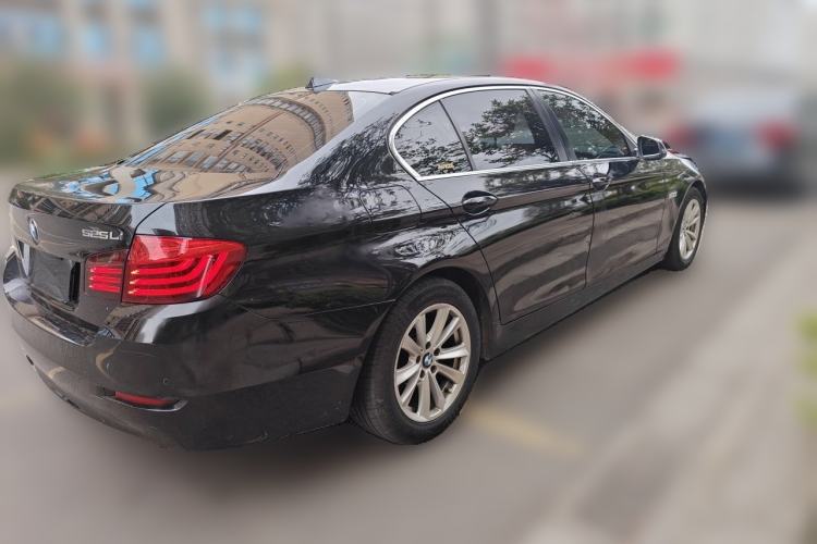 Used BMW 5 Series 2014 520Li Elegant Model Rear Right 45 Deg