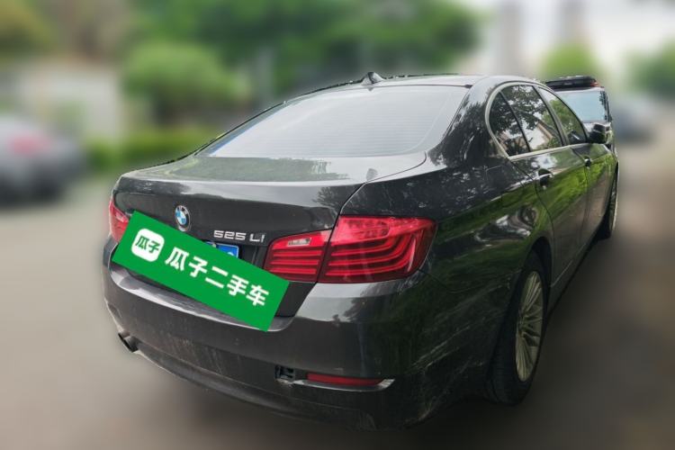 Used BMW 5 Series 2014 525Li Leading Model Rear Right 45 Deg