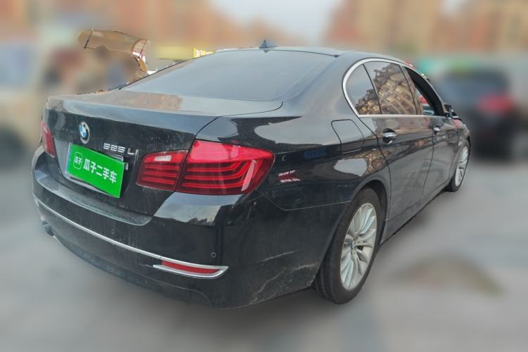 Used BMW 5 Series 2014 525Li Luxury Design Package Rear Right 45 Deg