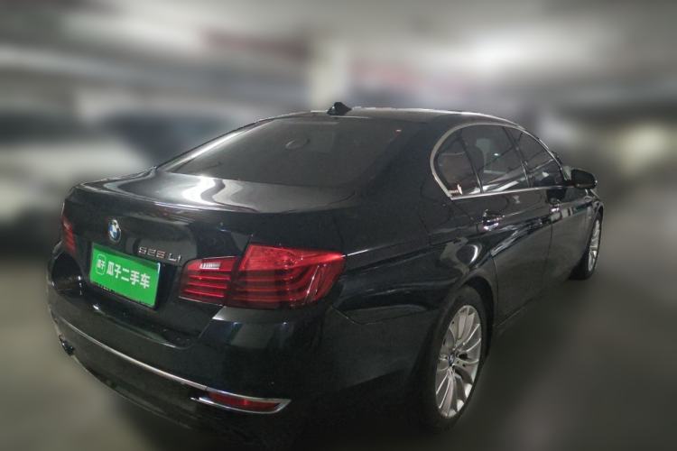 Used BMW 5 Series 2014 525Li Luxury Design Package Rear Right 45 Deg