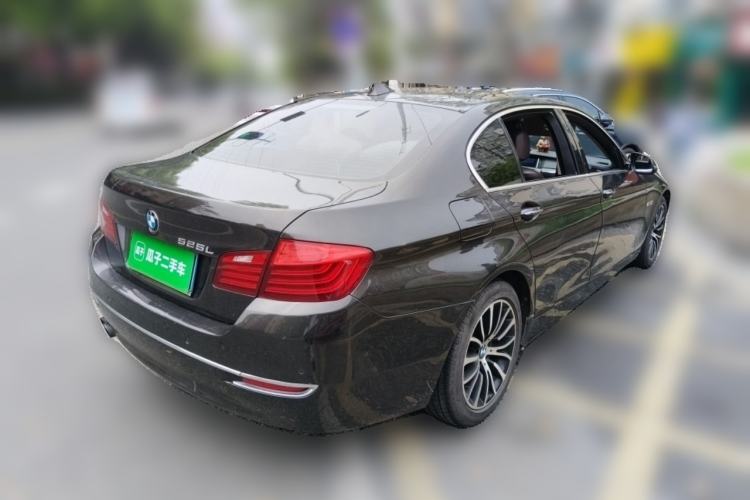 Used BMW 5 Series 2014 525Li Luxury Design Package Rear Right 45 Deg