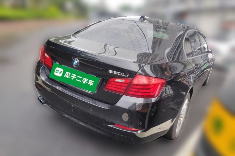 Used BMW 5 Series 2014 525Li Leading Model Rear Right 45 Deg