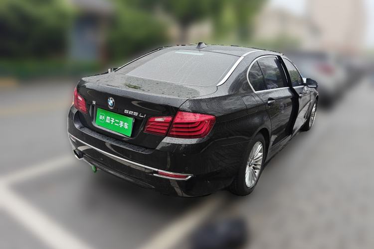 Used BMW 5 Series 2014 525Li Leading Model Rear Right 45 Deg