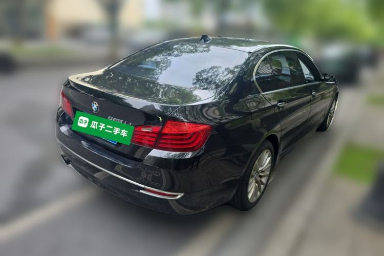 Used BMW 5 Series 2014 525Li Luxury Design Package Rear Right 45 Deg