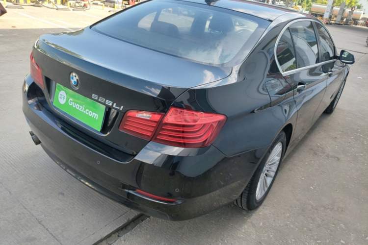 Used BMW 5 Series 2014 525Li Leading Model Rear Right 45 Deg