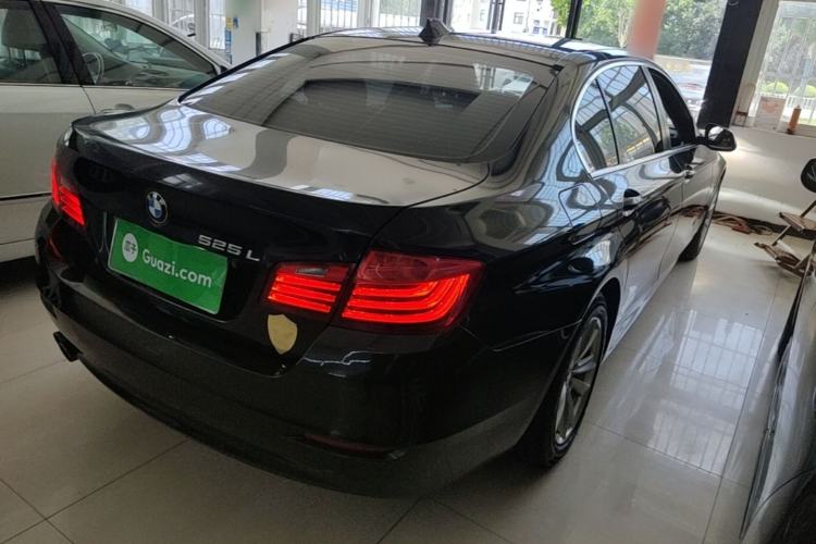 Used BMW 5 Series 2014 520Li Elegant Model Rear Right 45 Deg