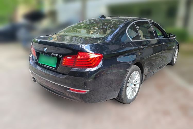 Used BMW 5 Series 2014 530Li Luxury Design Package Rear Right 45 Deg