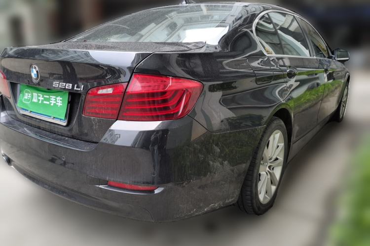Used BMW 5 Series 2014 528Li Leading Model Rear Right 45 Deg