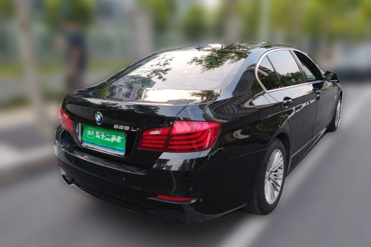 Used BMW 5 Series 2014 525Li Leading Model Rear Right 45 Deg