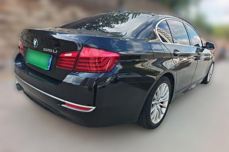 Used BMW 5 Series 2014 525Li Luxury Design Package Rear Right 45 Deg