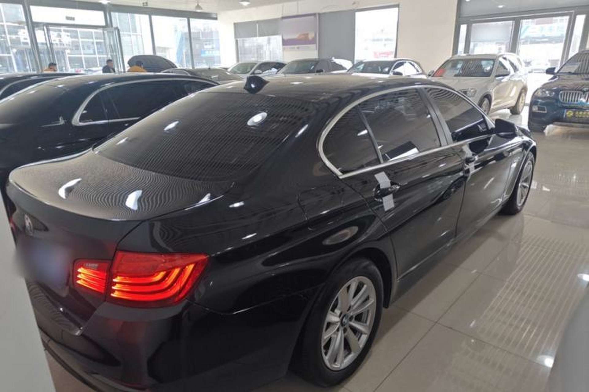 Used BMW 5 Series 2014 520Li Elegant Model Rear Right 45 Deg