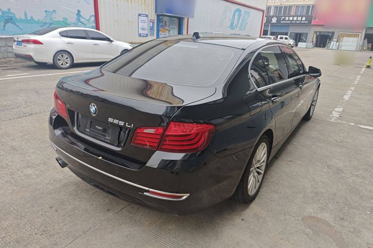 Used BMW 5 Series 2014 525Li Luxury Design Package Rear Right 45 Deg