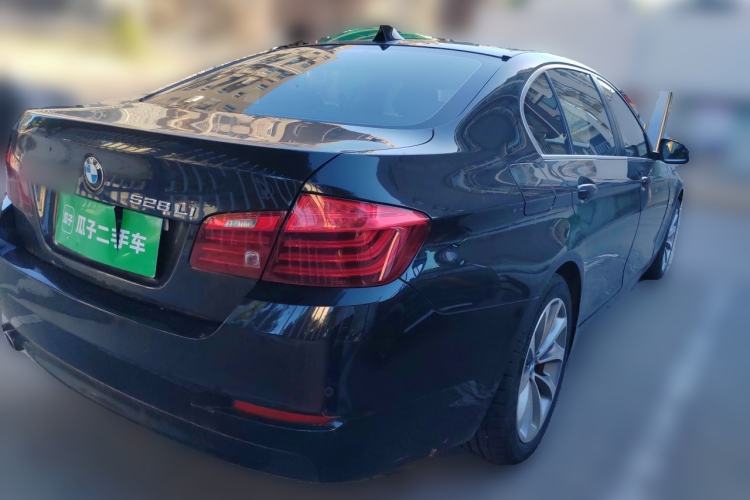 Used BMW 5 Series 2014 528Li Leading Model Rear Right 45 Deg