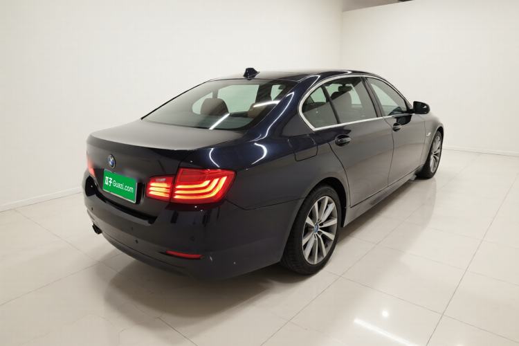 Used BMW 5 Series 2014 528Li Leading Model Rear Right 45 Deg
