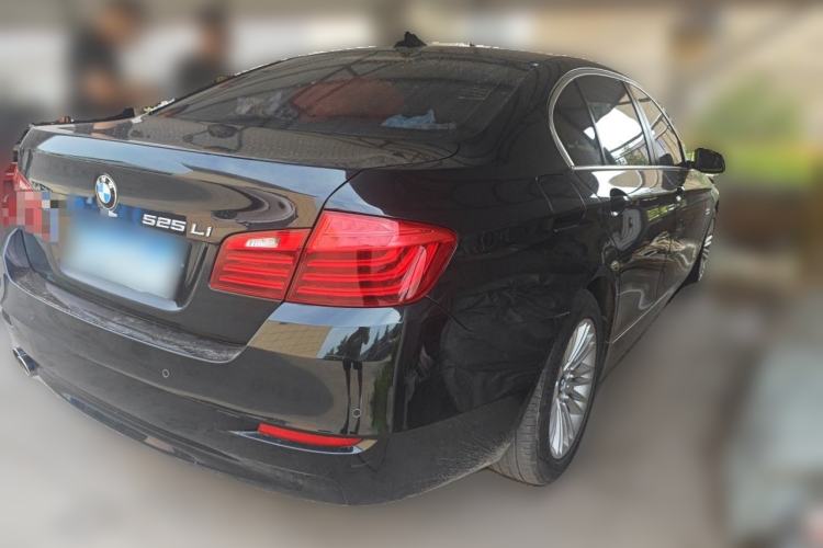 Used BMW 5 Series 2014 525Li Leading Model Rear Right 45 Deg