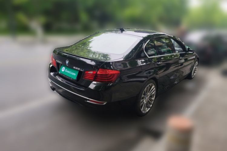 Used BMW 5 Series 2014 525Li Luxury Design Package Rear Right 45 Deg