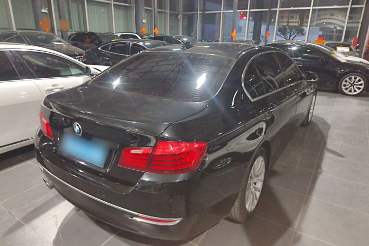 Used BMW 5 Series 2014 525Li Luxury Design Package Rear Right 45 Deg